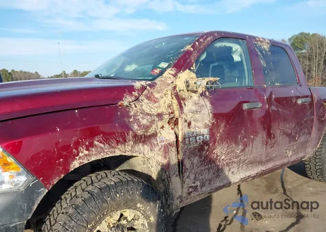 2021 Ram 1500 Classic Ssv 4X4 5'7 Box z USA, uszkodzony, nr VIN 1C6RR7XT3MS555788